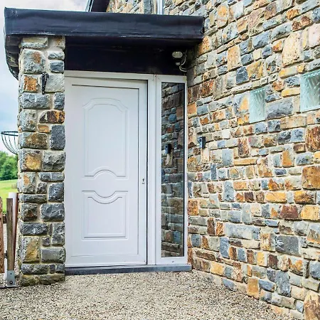 Spacious With Private Garden Near Lake In Casa vacanze *